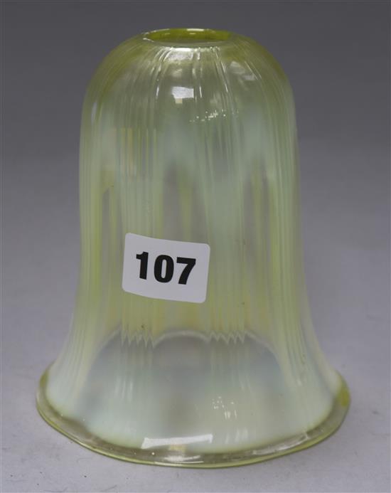 An Edwardian vaseline glass lamp shade